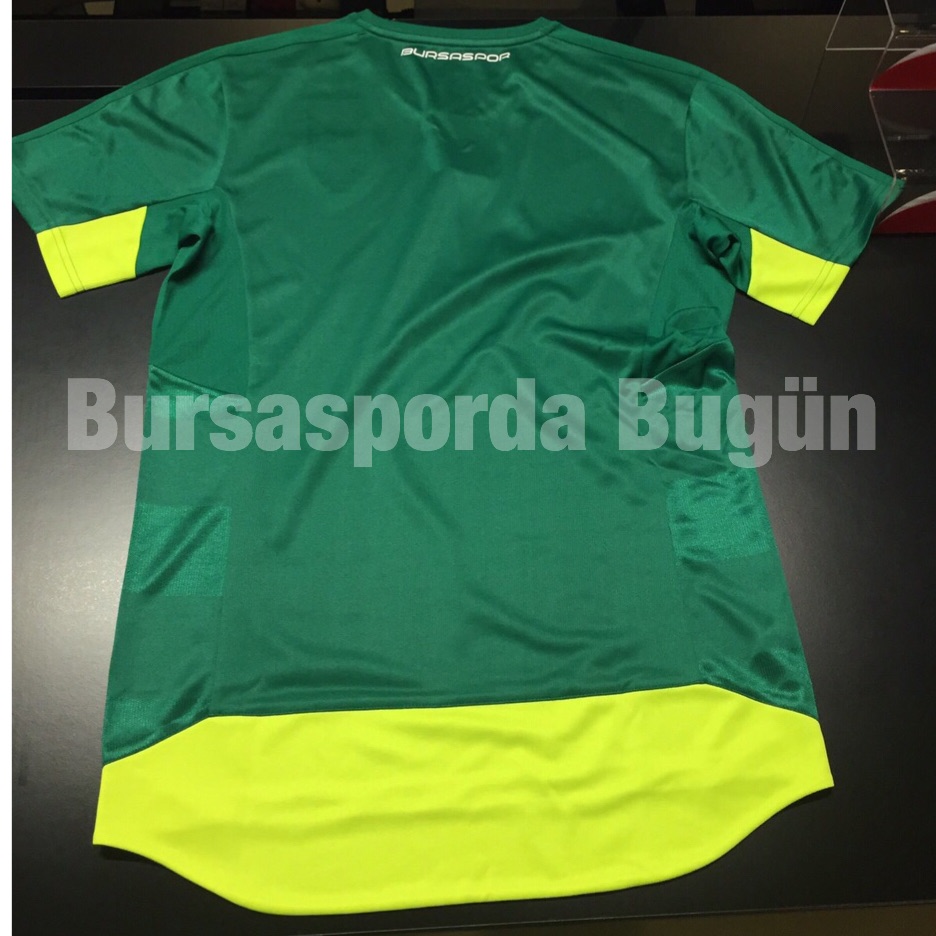 bursaspor-un-2015-2016-sezonunda-giyecegi-yeni-sezon-formalari-ilk-kez-bursasporda-bugun-de_1.jpg